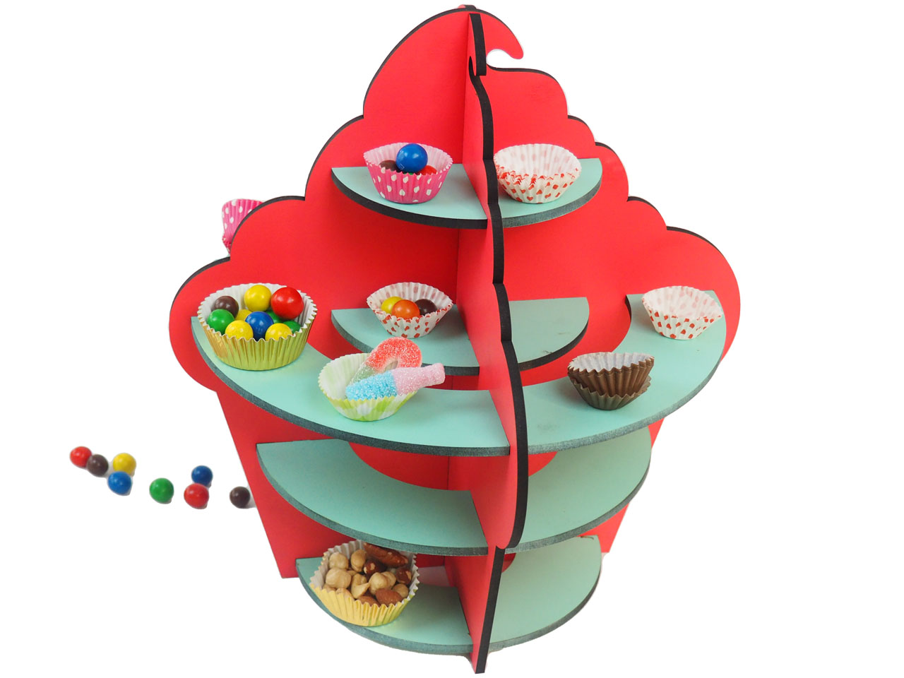 Étagère pour cupcake en bois sur plusieurs étages de plusieurs dimensions peinte et vernie en couleur.