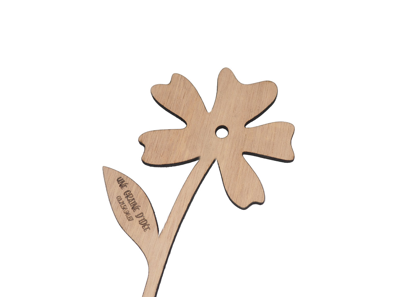 fleur publicitaire personnalisable en bois vue de face sur fond blanc
