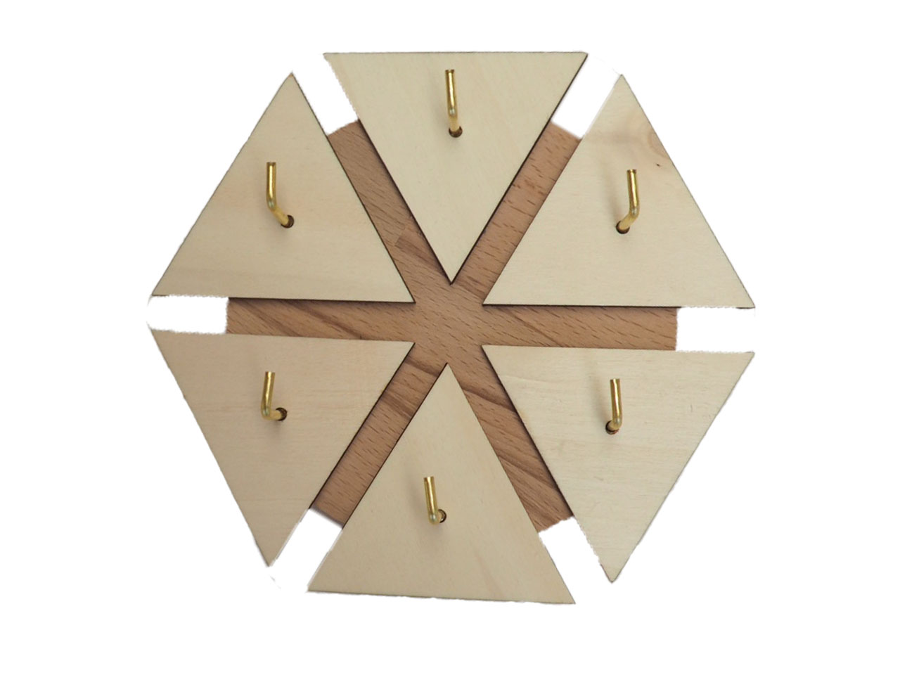 Présentoir mural à bijoux en bois avec 6 différentes arroches en forme ovale vue de face.